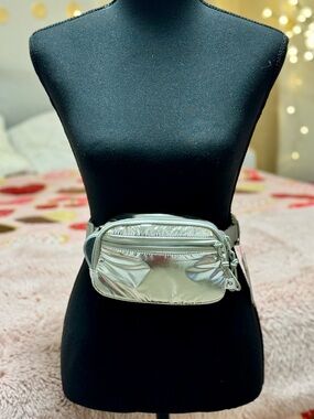Art Class Silver Metallic Belt Bag Fanny Pack Crossbody Adjustable Waist Bag NWT